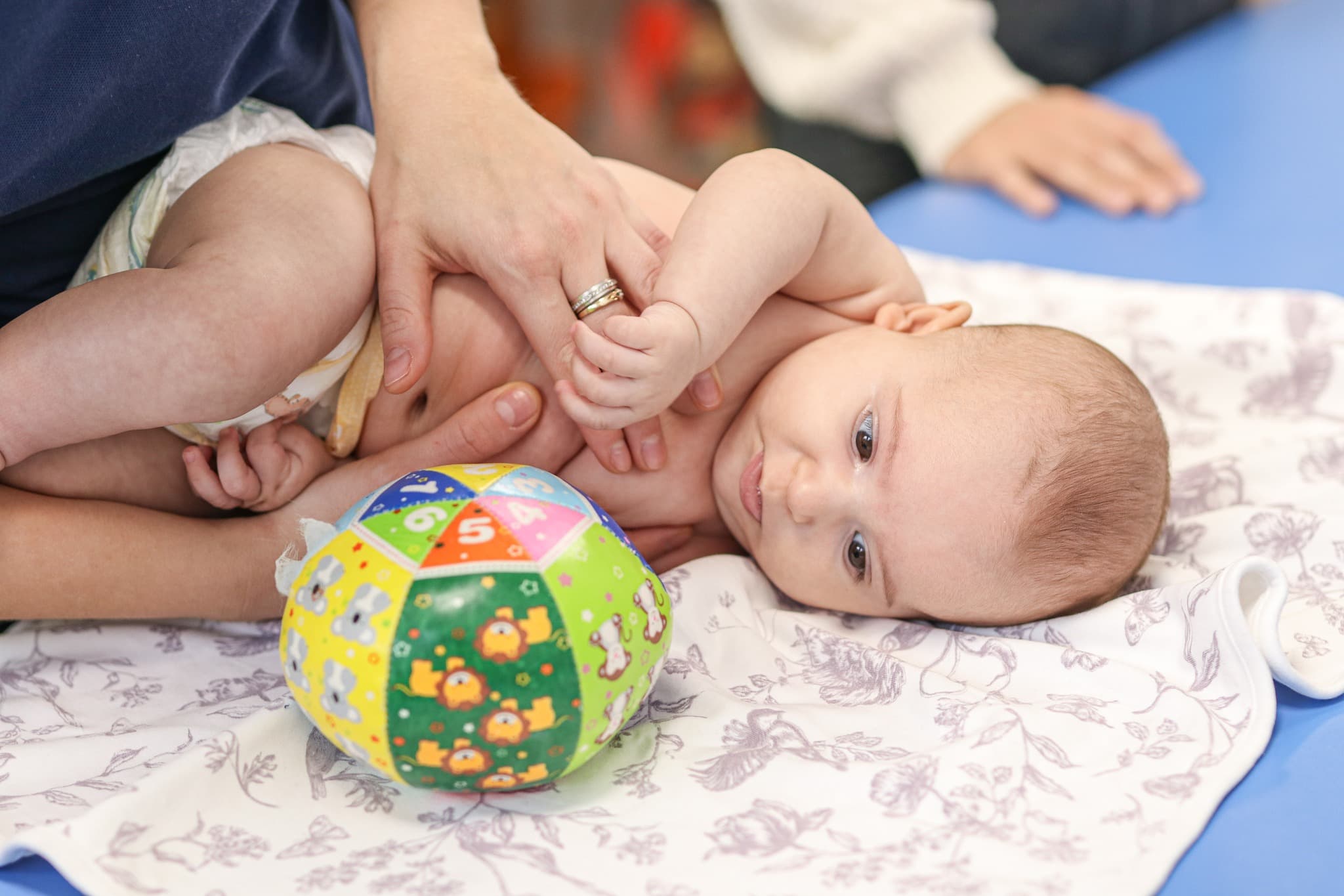 Fizjoterapia niemowląt Olinek Warszawa — zdjęcie z gabinetu D